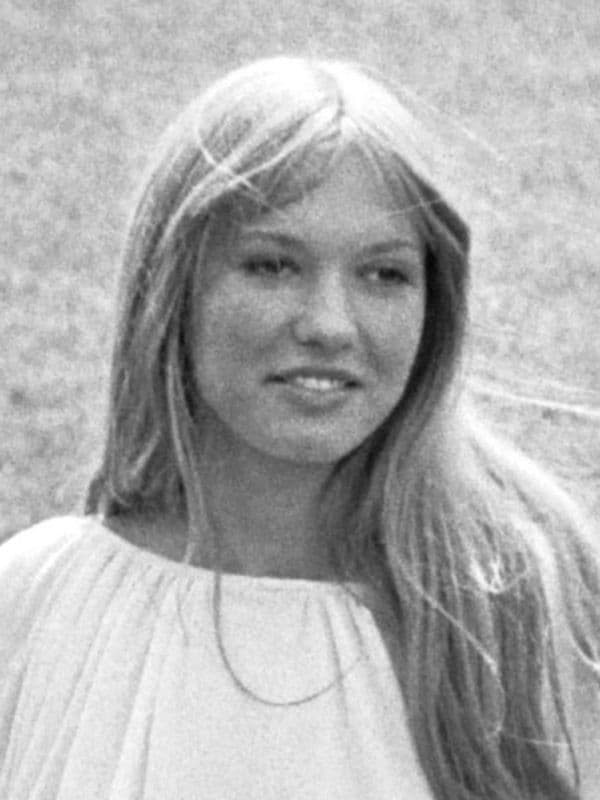Gillian Hills