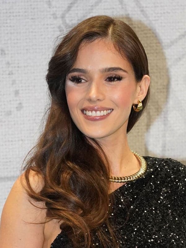 Samantha Siqueiros