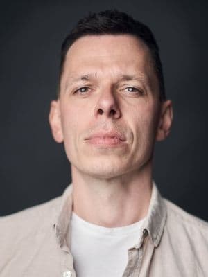 Lee Comley