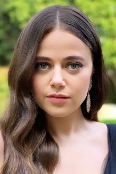 Molly Gordon