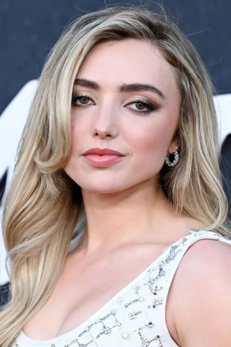Peyton List (II)
