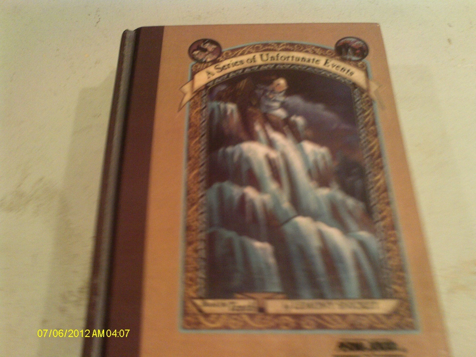 A Series of Unfortunate Events #10: The Slippery Slope - Cover