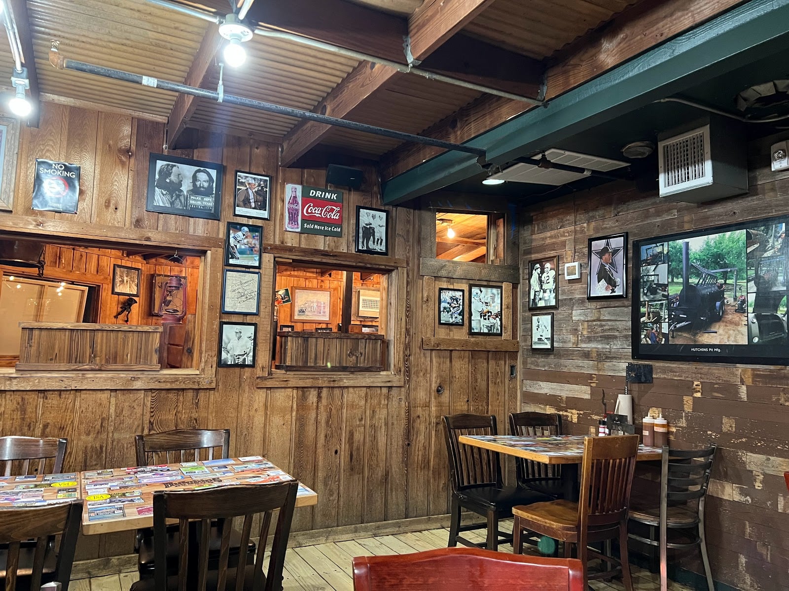 Hutchins BBQ - Cover